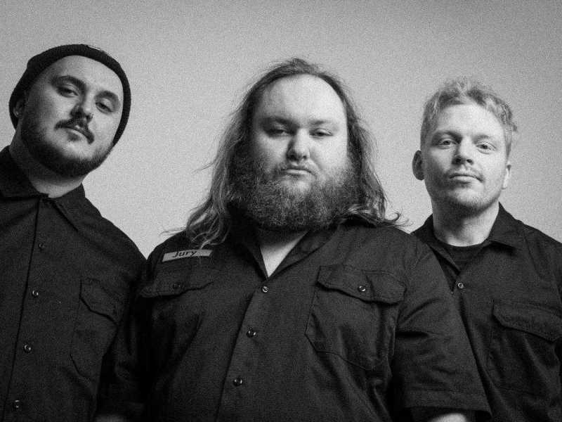 Gianni Scalera & The Jury : Scruff Of The Neck – Big Bass, Bigger&nbsp;Riffs